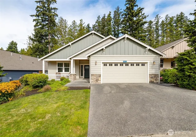 Photo 1 of Single family home for sale at 1933 Fraser Ave, Mount Vernon, WA 98274 | MLS# NWM2575593 | Listing updated on 2026-09-25
