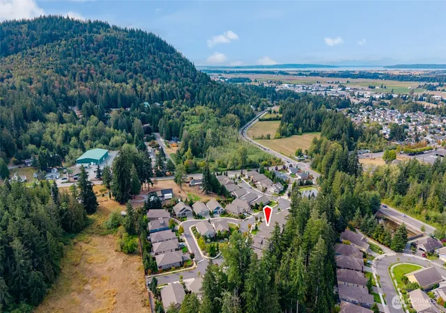 Photo 3 of Single family home for sale at 1933 Fraser Ave, Mount Vernon, WA 98274 | MLS# NWM2575593 | Listing updated on 2026-09-25
