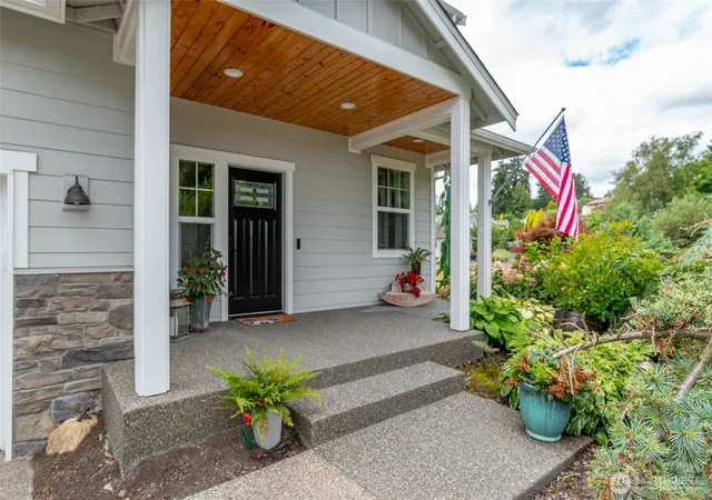 Photo 3 of Single family home for sale at 16700 Frazier Heights Pl, Burlington, WA 98233 | MLS# NWM2575620 | Listing updated on 2026-09-25