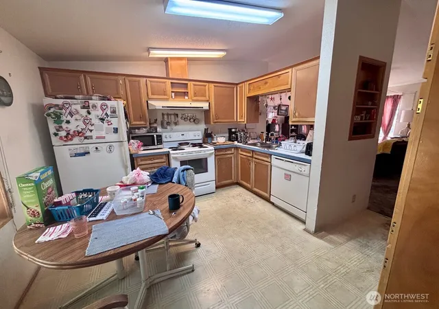 Photo 3 of Manufactured home for sale at 1550 Sunlight Dr, Cle Elum, WA 98922 | MLS# NWM2575631 | Listing updated on 2026-09-29