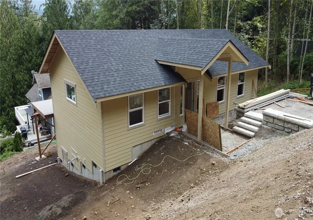Photo 3 of Sale Pending at 392 W Alder Dr, Sedro Woolley, WA 98284 | MLS# NWM2575643 | Listing updated on 2026-09-07