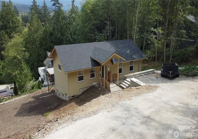 Photo 3 of Sale Pending at 392 W Alder Dr, Sedro Woolley, WA 98284 | MLS# NWM2575643 | Listing updated on 2026-09-07
