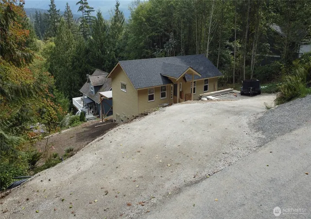 Photo 4 of Sale Pending at 392 W Alder Dr, Sedro Woolley, WA 98284 | MLS# NWM2575643 | Listing updated on 2026-09-07