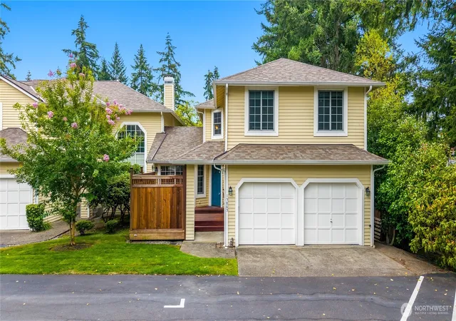 Photo 2 of Townhouse for sale at 15865 Northup Wy #41, Bellevue, WA 98008 | MLS# NWM2575653 | Listing updated on 2026-10-01
