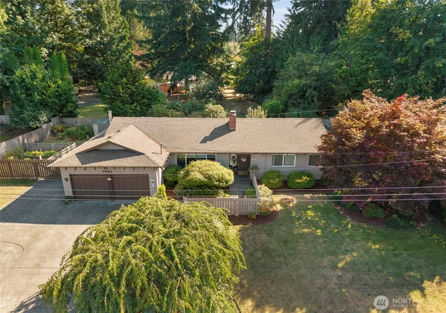 Photo 3 of Sale Pending at 1921 Parkwood Dr Se, Olympia, WA 98501 | MLS# NWM2575660 | Listing updated on 2026-09-22