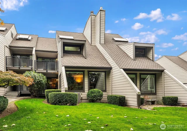Photo 1 of Townhouse for sale at 10209 Ne 19th Place #D2, Bellevue, WA 98004 | MLS# NWM2575674 | Listing updated on 2026-09-27