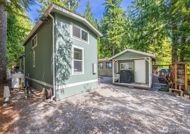 Photo 4 of Manufactured home for sale at 56 5 Big River Blvd W, Deming, WA 98244 | MLS# NWM2575680 | Listing updated on 2026-09-21