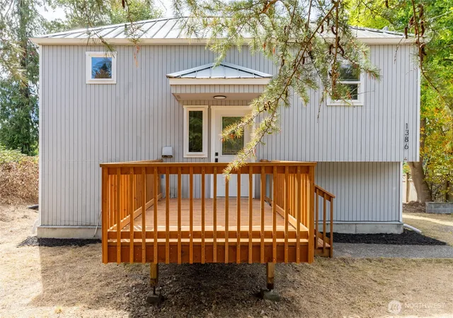 Photo 1 of Contingent at 1386 Admirals Dr, Oak Harbor, WA 98277 | MLS# NWM2575699 | Listing updated on 2026-09-28