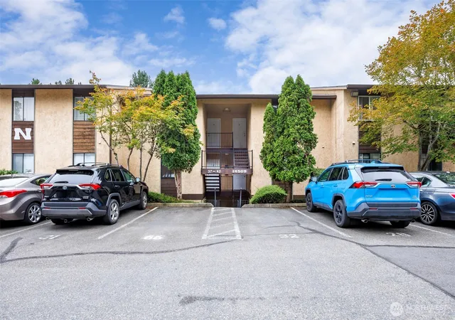 Condo for sale at 14509 127th Lane NE #N-39, Kirkland, WA 98034 | MLS# NWM2575706