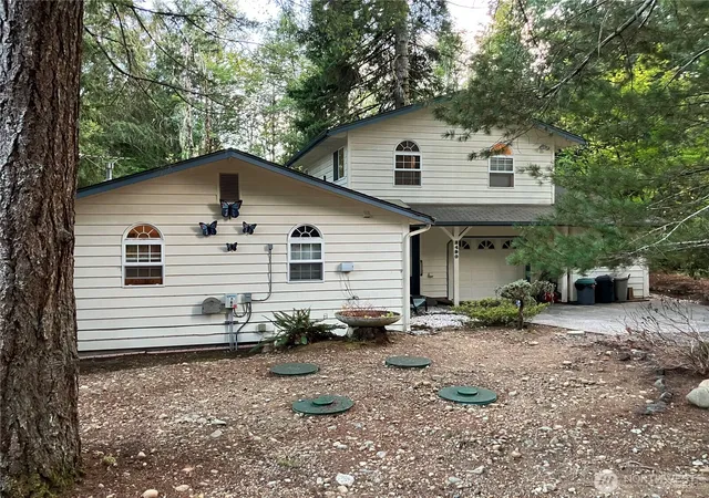 Photo 2 of Single family home for sale at 490 N Duckabush Dr W, Hoodsport, WA 98548 | MLS# NWM2575713 | Listing updated on 2026-09-25
