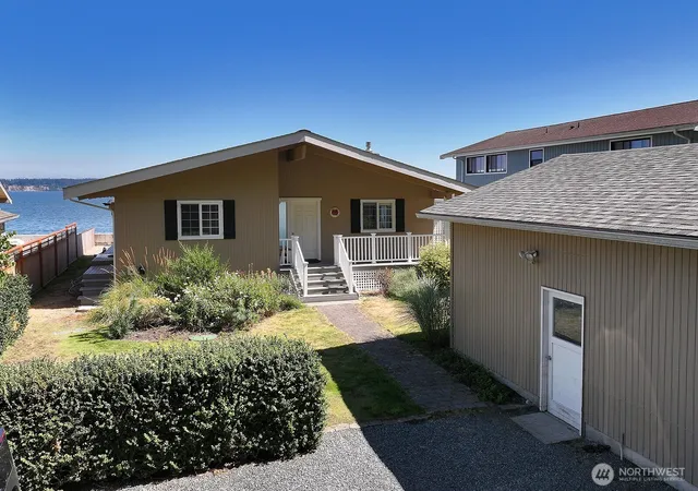 Photo 3 of Single family home for sale at 3761 Bells Ln, Langley, WA 98260 | MLS# NWM2575726 | Listing updated on 2026-10-02