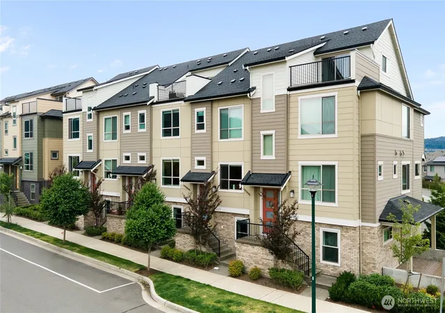 Townhouse for sale at 1429 8Th Ave Ne #8, Issaquah, WA 98029 | MLS# NWM2575743