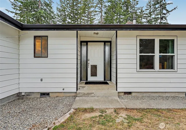 Photo 2 of Single family home for sale at 11123 Se Shaw Rd, Yelm, WA 98597 | MLS# NWM2575753 | Listing updated on 2026-09-21