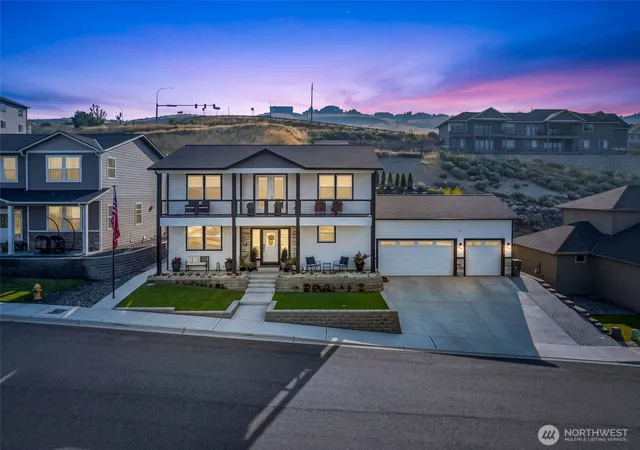 Photo 1 of Single family home for sale at 2977 Breckenridge Dr, East Wenatchee, WA 98802 | MLS# NWM2575760 | Listing updated on 2026-09-26
