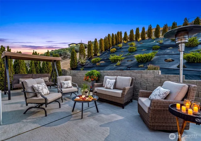 Photo 2 of Single family home for sale at 2977 Breckenridge Dr, East Wenatchee, WA 98802 | MLS# NWM2575760 | Listing updated on 2026-09-26