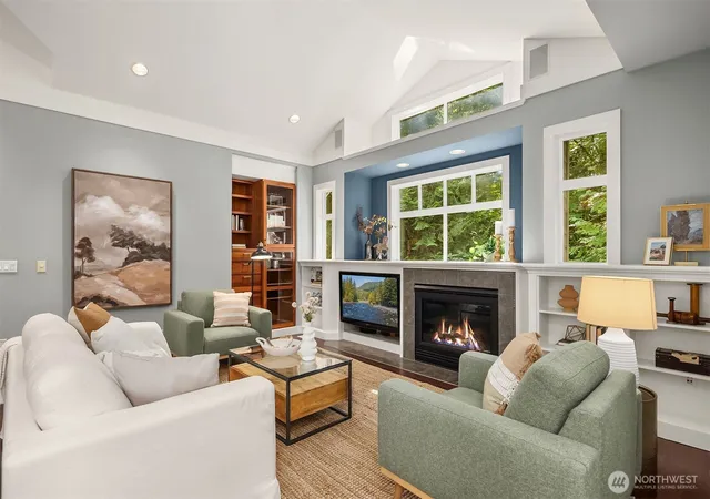 Photo 3 of Single family home for sale at 5245 Jung Frau Pl NW, Issaquah, WA 98027 | MLS# NWM2575762 | Listing updated on 2026-10-02