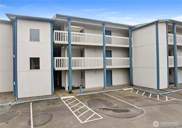 Photo 3 of Condo for sale at 2210 26th St Nw #422, Long Beach, WA 98631 | MLS# NWM2575792 | Listing updated on 2026-09-23
