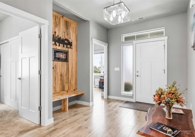 Photo 3 of Single family home for sale at 924 S M Loop Dr Sw, Quincy, WA 98848 | MLS# NWM2575801 | Listing updated on 2026-09-25