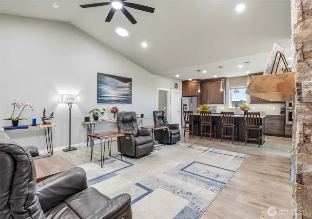 Photo 4 of Single family home for sale at 924 S M Loop Dr Sw, Quincy, WA 98848 | MLS# NWM2575801 | Listing updated on 2026-09-25