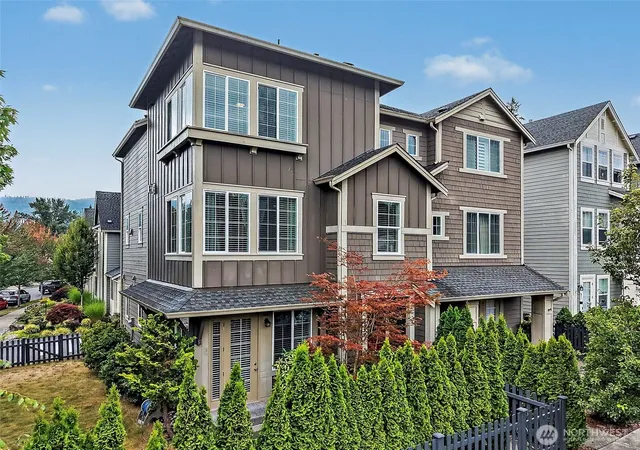 Townhouse for sale at 37721 SE Fury St, Snoqualmie, WA 98065 | MLS# NWM2575803