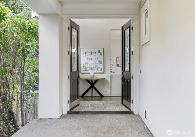 Photo 2 of Single family home for sale at 698 Summerhill Ridge Dr Nw, Issaquah, WA 98027 | MLS# NWM2575806 | Listing updated on 2026-09-25