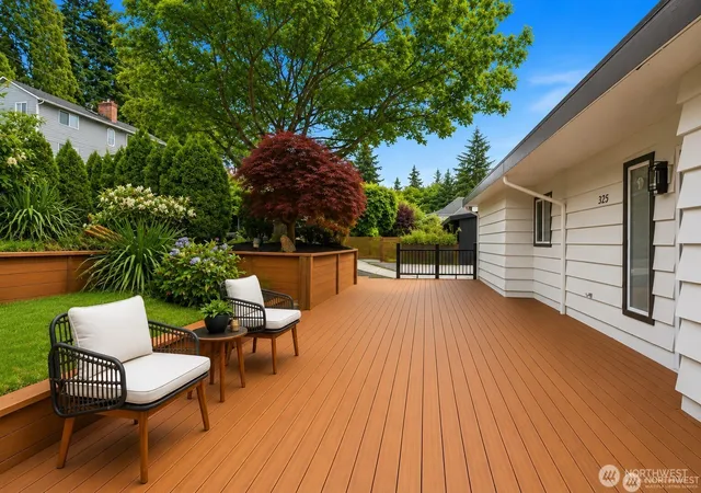 Photo 3 of Single family home for sale at 325 105th Avenue Se, Bellevue, WA 98004 | MLS# NWM2575807 | Listing updated on 2026-09-25