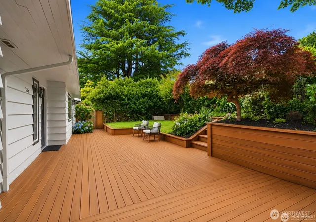 Photo 3 of Single family home for sale at 325 105th Avenue SE, Bellevue, WA 98004 | MLS# NWM2575807 | Listing updated on 2026-09-25