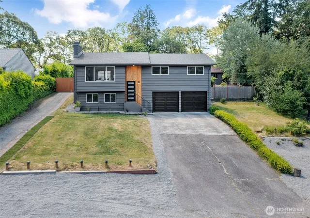 Photo 2 of Single family home for sale at 8712 Wildwood Ave Sw, Lakewood, WA 98498 | MLS# NWM2575812 | Listing updated on 2026-09-25