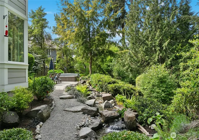 Photo 2 of Single family home for sale at 10806 Se 16th St, Bellevue, WA 98004 | MLS# NWM2575831 | Listing updated on 2026-09-25