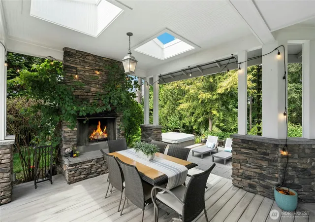 Photo 4 of Single family home for sale at 10806 Se 16Th St, Bellevue, WA 98004 | MLS# NWM2575831 | Listing updated on 2026-09-25