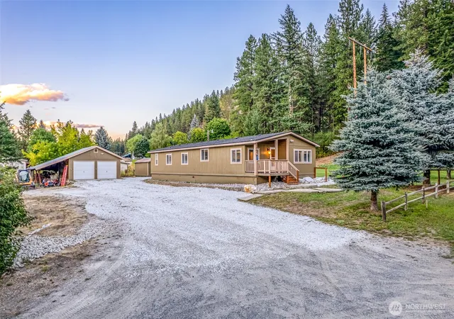 Photo 3 of Manufactured home for sale at 47 Oak Orchard Ln, Leavenworth, WA 98826 | MLS# NWM2575835 | Listing updated on 2026-09-28