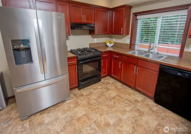Photo 3 of Single family home for sale at 1827 Billie Ct, Ferndale, WA 98248 | MLS# NWM2575838 | Listing updated on 2026-09-25