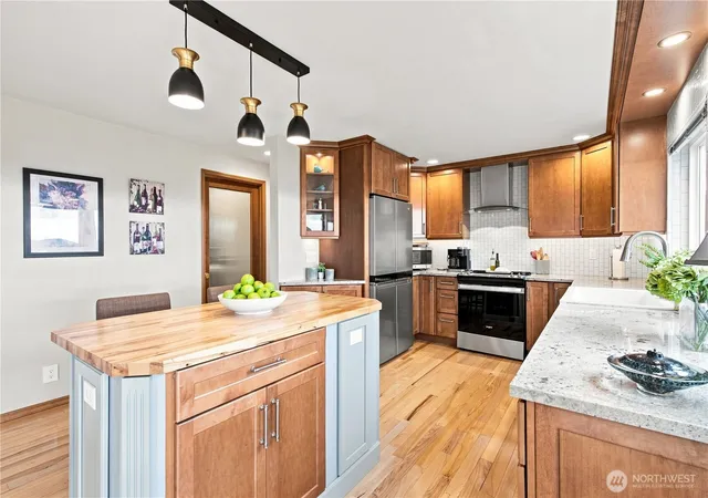 Photo 4 of Single family home for sale at 38091 Fawn Rd NE, Hansville, WA 98340 | MLS# NWM2575841 | Listing updated on 2026-09-21