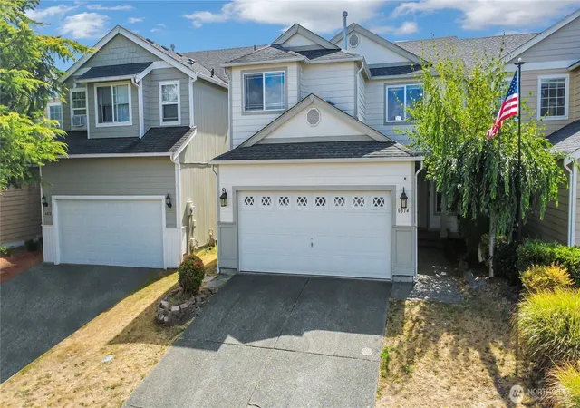Townhouse for sale at 6814 131St St Ct E, Puyallup, WA 98373 | MLS# NWM2575853