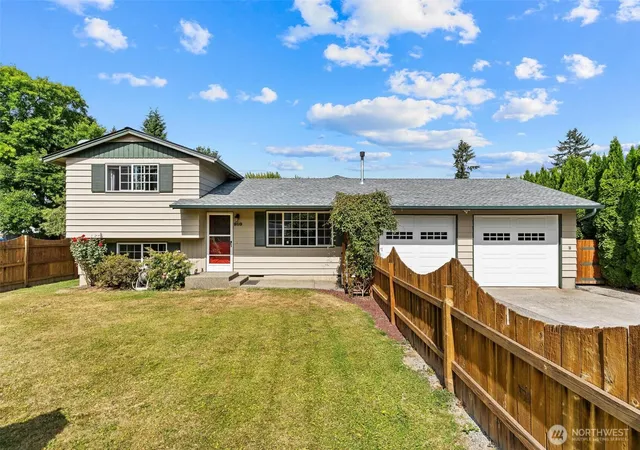 Photo 1 of Single family home for sale at 910 Dunlop St, Sedro Woolley, WA 98284 | MLS# NWM2575860 | Listing updated on 2026-09-25