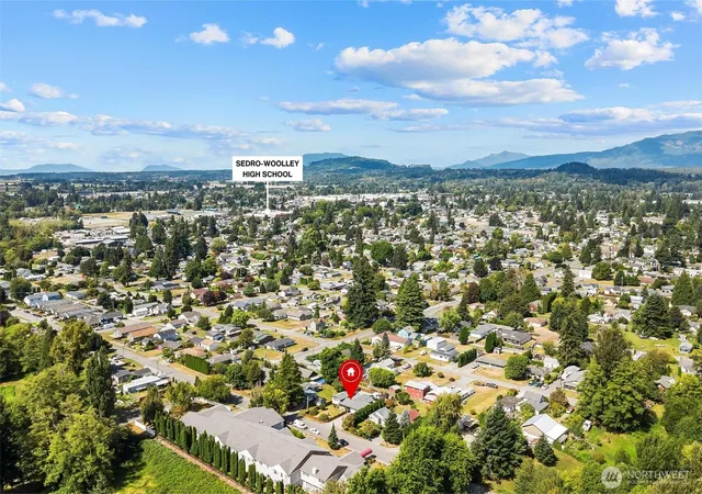 Photo 3 of Single family home for sale at 910 Dunlop St, Sedro Woolley, WA 98284 | MLS# NWM2575860 | Listing updated on 2026-09-25