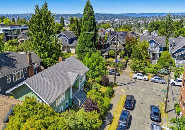 Photo 3 of Single family home for sale at 303 N 64Th St, Seattle, WA 98103 | MLS# NWM2575876 | Listing updated on 2026-10-15