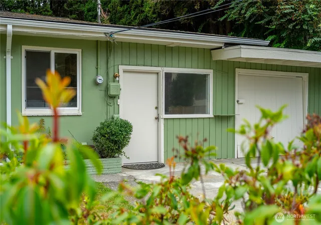 Photo 3 of Single family home for sale at 648 Smith St, Monroe, WA 98272 | MLS# NWM2575895 | Listing updated on 2026-10-02