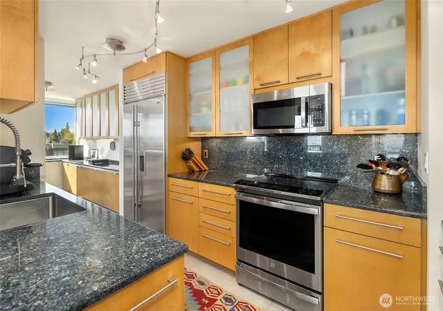 Photo 3 of Condo for sale at 4540 8th Avenue NE #801, Seattle, WA 98105 | MLS# NWM2575896 | Listing updated on 2026-10-12