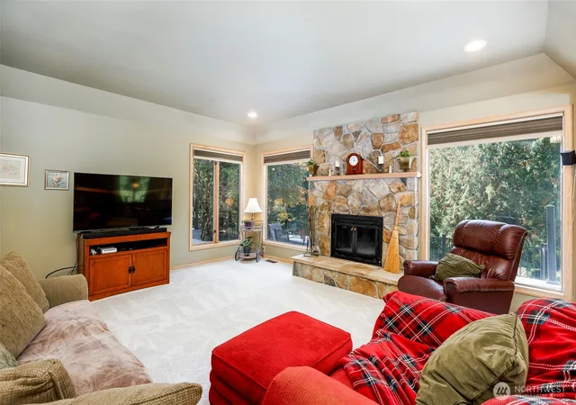 Photo 4 of Single family home for sale at 15526 NE 155th Street, Woodinville, WA 98072 | MLS# NWM2575904 | Listing updated on 2026-10-10