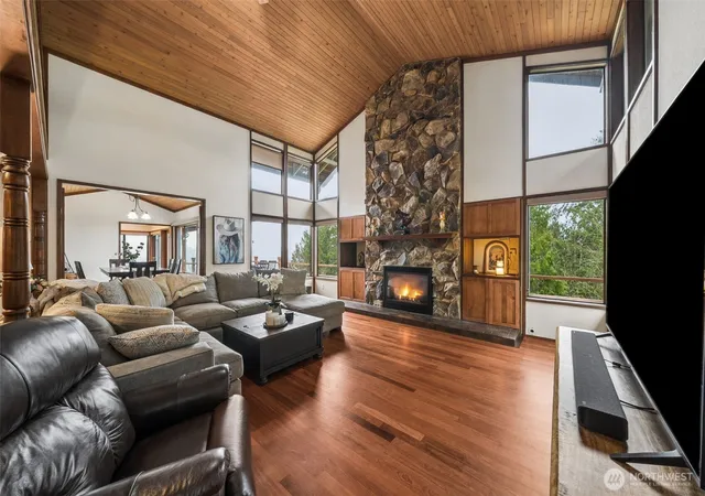 Photo 3 of Single family home for sale at 18110 Se 372nd St, Auburn, WA 98902 | MLS# NWM2575907 | Listing updated on 2026-08-30