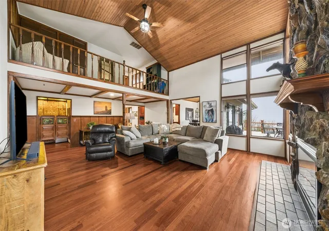 Photo 3 of Single family home for sale at 18110 Se 372Nd St, Auburn, WA 98902 | MLS# NWM2575907 | Listing updated on 2026-08-30
