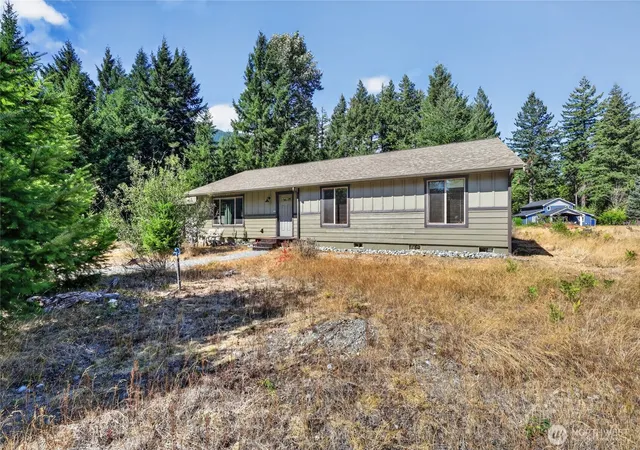 Photo 2 of Single family home for sale at 105 Jack Fir Ct E, Packwood, WA 98361 | MLS# NWM2575914 | Listing updated on 2026-09-24