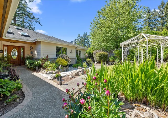 Photo 1 of Single family home for sale at 4076 S Camano Dr, Camano Island, WA 98282 | MLS# NWM2575916 | Listing updated on 2026-09-23
