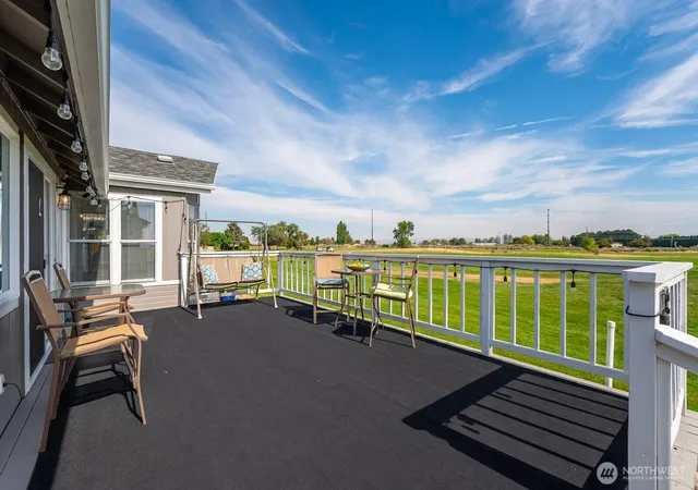 Photo 3 of Manufactured home for sale at 17693 Nw Road 5 #51, Quincy, WA 98848 | MLS# NWM2575934 | Listing updated on 2026-09-25