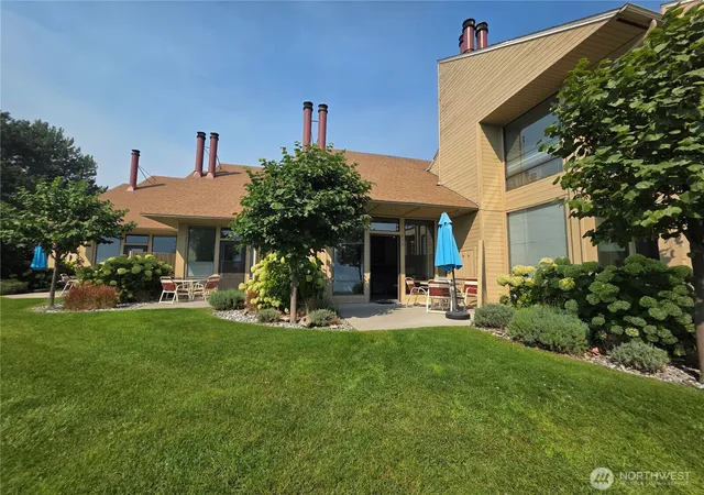 Photo 3 of Single family home for sale at 1 Nekquelekin 413 E, Manson, WA 98831 | MLS# NWM2575938 | Listing updated on 2026-10-10