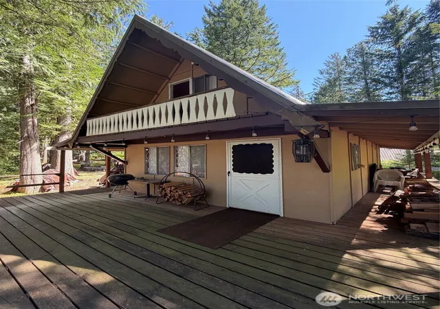 Photo 1 of Single family home for sale at 162 Coal Crk Dr, Packwood, WA 98361 | MLS# NWM2575951 | Listing updated on 2026-10-02