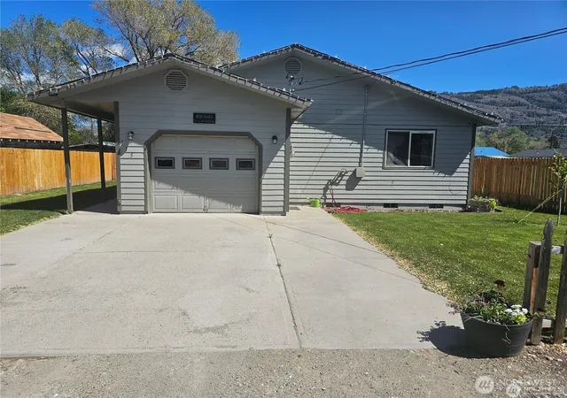 Photo 3 of Sale Pending at 315 Juniper St, Oroville, WA 98844 | MLS# NWM2575954 | Listing updated on 2026-09-29