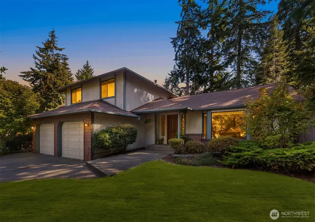 Photo 1 of Single family home for sale at 8216 50th Street Ct W, University Place, WA 98467 | MLS# NWM2575955 | Listing updated on 2026-10-02