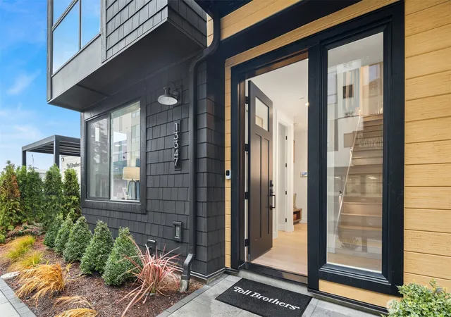 Photo 3 of Townhouse for sale at 13371 Ne 175th Pl #30, Woodinville, WA 98072 | MLS# NWM2575972 | Listing updated on 2026-09-30